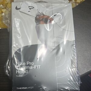 Nike Pro Therma-FIT Hood - White